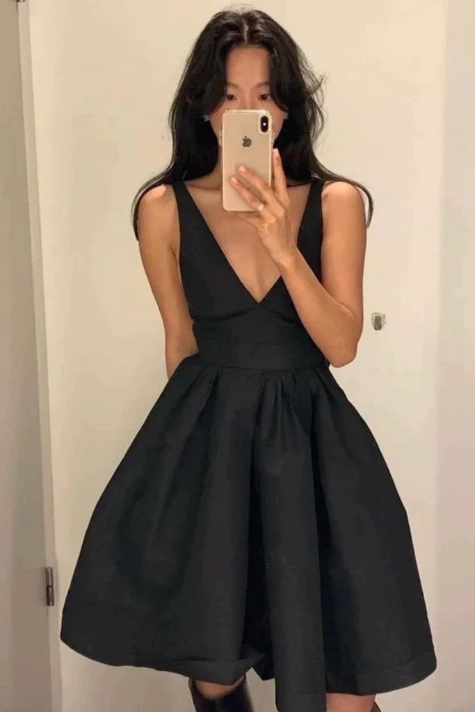 V Neck Black Backless Satin Short Prom Dresses, Open Back V Neck Short Black Formal Evening Homecoming Graduation Dresses fg6031