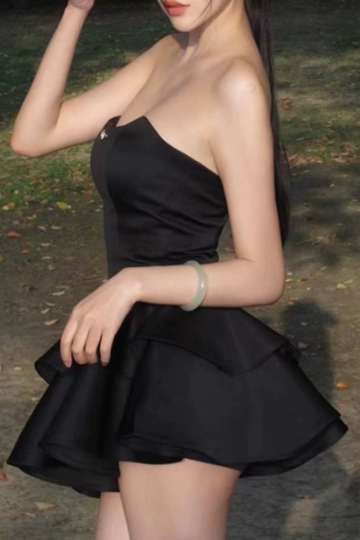 Chic Strapless Black Satin Short Prom Dresses, Layered Black Homecoming Dresses, Short Black Evening Dresses fg6111