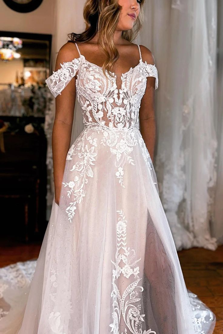 Gorgeous A-Line Cold Sleeves Tulle Lace Beach Wedding Dresses fg3853