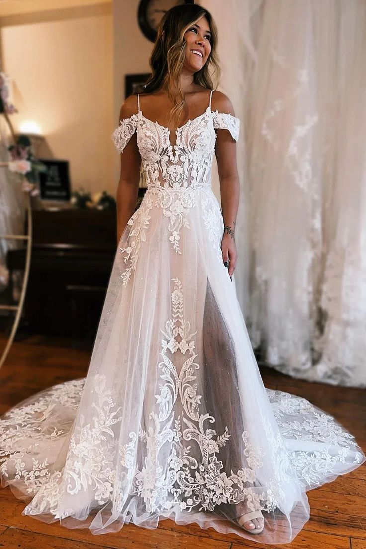 Gorgeous A-Line Cold Sleeves Tulle Lace Beach Wedding Dresses fg3853