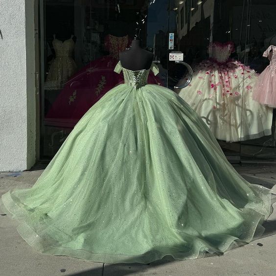 Sage Green Luxury Quinceanera Dresses Off The Shoulder Green Ball Gown Prom Dress      fg5771